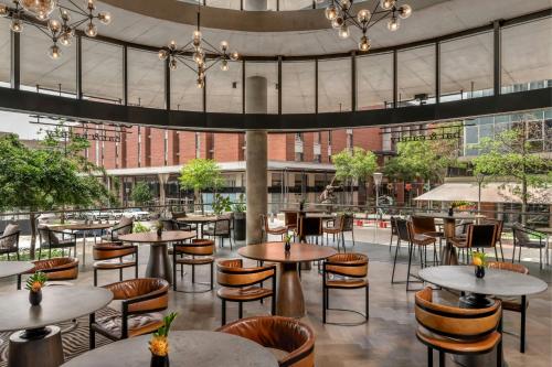 Bar/lounge, Johannesburg Marriott Hotel Melrose Arch in Greater Melrose Bar/lounge, Johannesburg Marriott Hotel Melrose Arch in Greater Melrose
