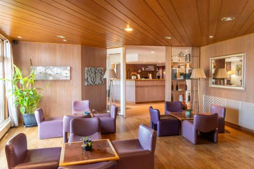 לובי, Le relais fleuri, Hotel et restaurant Logis - Avallon in Avallon לובי, Le relais fleuri, Hotel et restaurant Logis - Avallon in Avallon