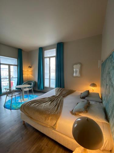 Hotel De Paris in Sete Hotel De Paris in Sete