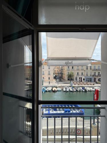 Exterior view, Hotel De Paris in Sete Exterior view, Hotel De Paris in Sete