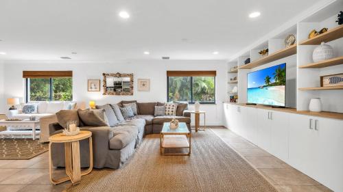 Designer Beachside Serenity Steps to the Beach! in Juno Beach (Florida) Designer Beachside Serenity Steps to the Beach! in Juno Beach (Florida)