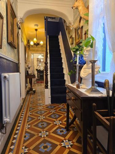 Entrada, Quirky Victorian themed home in Mold Entrada, Quirky Victorian themed home in Mold
