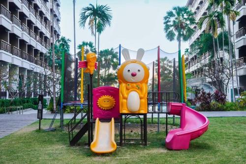 Playground, Welcome World Beachfront Resort in Dong Tarn Beach Playground, Welcome World Beachfront Resort in Dong Tarn Beach