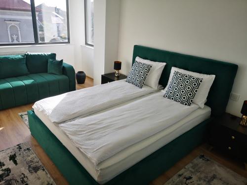 MP Apartments-City Center-Free Wifi-Aircodition-Parking in Carei MP Apartments-City Center-Free Wifi-Aircodition-Parking in Carei