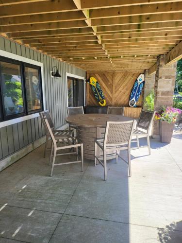 JUS RI Lakefront accommodation in Fort Erie JUS RI Lakefront accommodation in Fort Erie