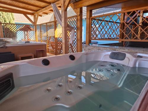 Kek Laguna Wellness Apartmanok in เอเกอร์ซาลอก Kek Laguna Wellness Apartmanok in เอเกอร์ซาลอก