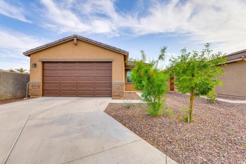 10 Mi to Downtown Home Near Hiking in Phoenix! in ลาวีน 10 Mi to Downtown Home Near Hiking in Phoenix! in ลาวีน