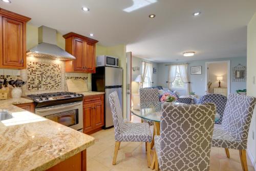 Swan River Views, BBQ Ready West Dennis Home in 西丹尼斯 (MA) Swan River Views, BBQ Ready West Dennis Home in 西丹尼斯 (MA)