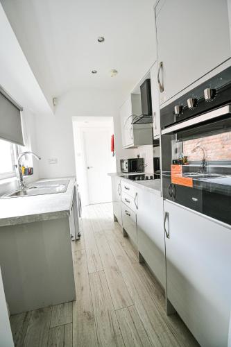 Falmouth Guest House Workstays UK in Middlesbrough Falmouth Guest House Workstays UK in Middlesbrough