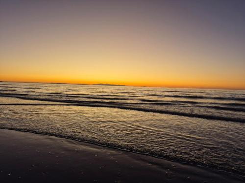 Raumati South Beach Studio in เปคาคาริกิ Raumati South Beach Studio in เปคาคาริกิ