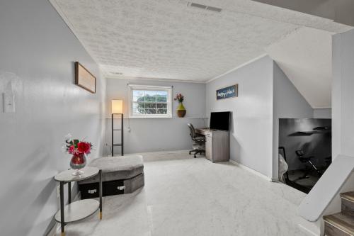 Cosy house, home away from home in Hilltop Cosy house, home away from home in Hilltop