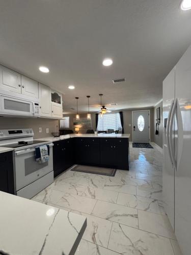 Gorgeous Seaside Seashell Cottage! in Hudson (FL) Gorgeous Seaside Seashell Cottage! in Hudson (FL)