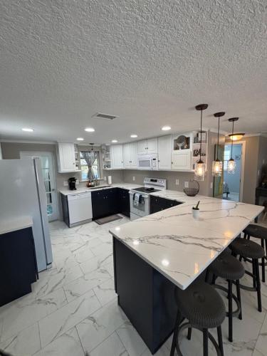 Gorgeous Seaside Seashell Cottage! in Hudson (FL) Gorgeous Seaside Seashell Cottage! in Hudson (FL)