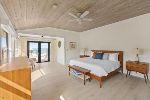 Romora Bay Resort & Marina in Dunmore Town Romora Bay Resort & Marina in Dunmore Town