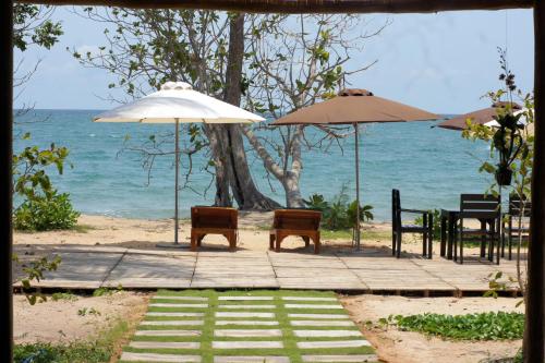 Beach, Gold Sand Beach Bungalow in Vung Bau Beach, Gold Sand Beach Bungalow in Vung Bau