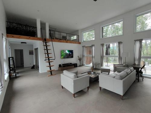 Nature modern lake retreat in Nominingue (QC) Nature modern lake retreat in Nominingue (QC)