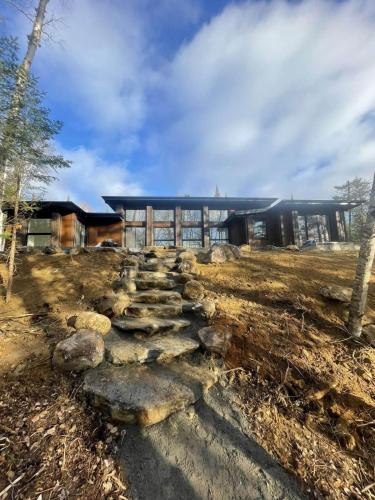 Nature modern lake retreat in Nominingue (QC) Nature modern lake retreat in Nominingue (QC)