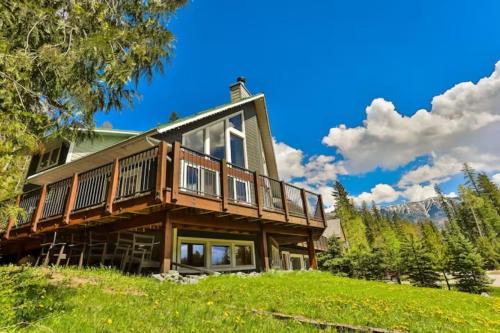 المنظر الخارجي, Dog friendly Home on Ski Hill with Hot Tub by StayIn in Fernie المنظر الخارجي, Dog friendly Home on Ski Hill with Hot Tub by StayIn in Fernie