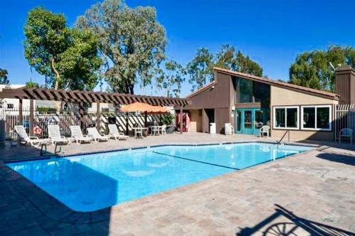Comfy & Family Friendly in Central San Diego in Serra Mesa Comfy & Family Friendly in Central San Diego in Serra Mesa