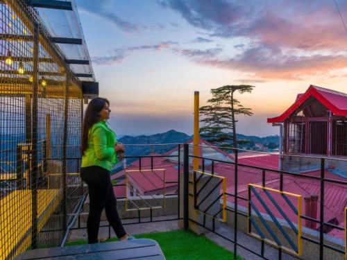 Balcony/terrace, The Hosteller Shimla in Shimla Balcony/terrace, The Hosteller Shimla in Shimla