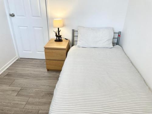 Single room in 3 bedroom house in Danderhall Single room in 3 bedroom house in Danderhall