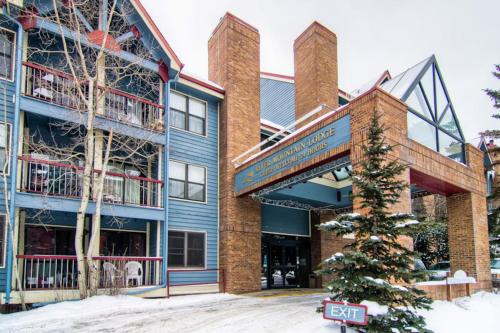 River Mountain Lodge #W101 in Historic Downtown River Mountain Lodge #W101 in Historic Downtown