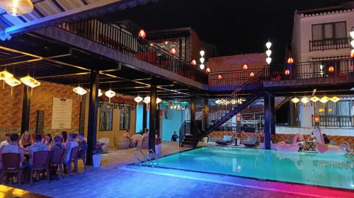 Swimming pool, Riverside Hoi An, Dolphins Hostel in Minh An Swimming pool, Riverside Hoi An, Dolphins Hostel in Minh An
