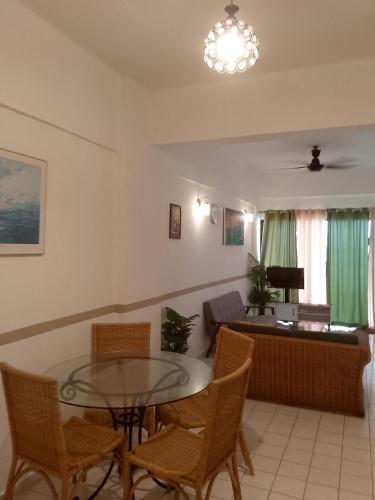 Oceanwhite Homestay Corus in Taman Haji Zainal Oceanwhite Homestay Corus in Taman Haji Zainal