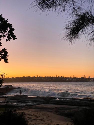 4 Bedroom Mid-Century Home with Ocean Views in Bundeena 4 Bedroom Mid-Century Home with Ocean Views in Bundeena