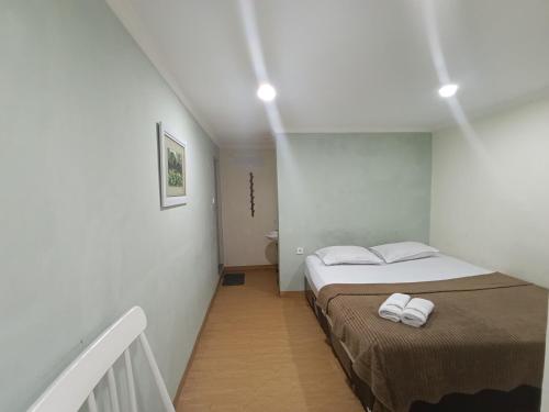 Mamifokobo Guest House near Mount Puncak (Gunung Mas Tea Hills) Mamifokobo Guest House near Mount Puncak (Gunung Mas Tea Hills)