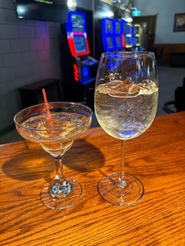 Pub/Lounge, Maple Creek Motor Inn in Maple Creek (SK) Pub/Lounge, Maple Creek Motor Inn in Maple Creek (SK)