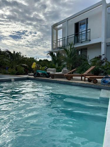 Unterkunft von außen, Beachwalk Studios at Grace Bay Beach in Providenciales Unterkunft von außen, Beachwalk Studios at Grace Bay Beach in Providenciales