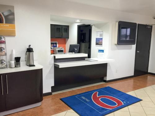 大堂, Motel 6 Kingsland Kings Bay Naval in 金士蘭 (GA) 大堂, Motel 6 Kingsland Kings Bay Naval in 金士蘭 (GA)