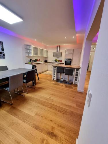 Konyha, Herzstück in Reilingen 100m2 Ferienwohnung (Herzstuck in Reilingen 100m2 Ferienwohnung) in Reilingen Konyha, Herzstück in Reilingen 100m2 Ferienwohnung (Herzstuck in Reilingen 100m2 Ferienwohnung) in Reilingen