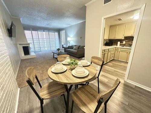 Relaxing Bay Area Stay Near Houston Attractions in Nassau Bay Relaxing Bay Area Stay Near Houston Attractions in Nassau Bay