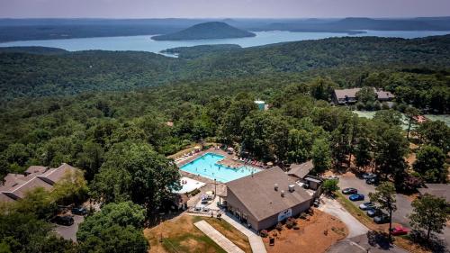 Fairfield Bay Gem with pool access and 4 Mi to Lake in Fairfield Bay Fairfield Bay Gem with pool access and 4 Mi to Lake in Fairfield Bay