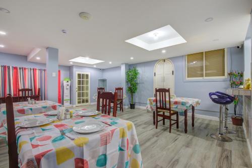 Étterem, Airport Suites Hotel near Piarco nemzetközi repülőtér Étterem, Airport Suites Hotel near Piarco nemzetközi repülőtér