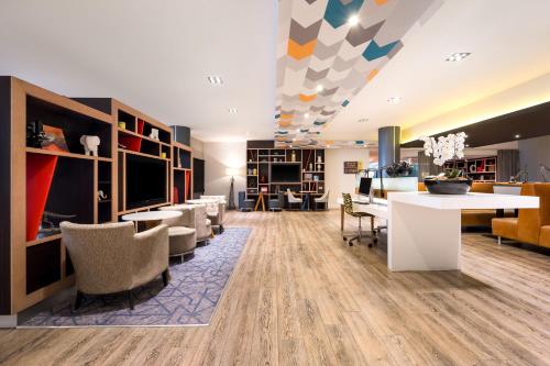 Lobby, Holiday Inn Birmingham City By IHG near Coffin Works Lobby, Holiday Inn Birmingham City By IHG near Coffin Works