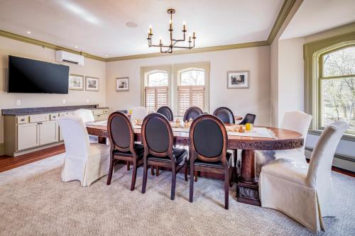 A szálláshely kívülről, Willoughby House Inn in Willoughby A szálláshely kívülről, Willoughby House Inn in Willoughby