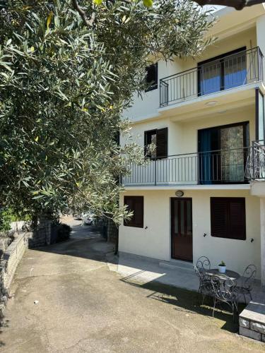 A szálláshely kívülről, Midpoint See and Sun in Trojica A szálláshely kívülről, Midpoint See and Sun in Trojica