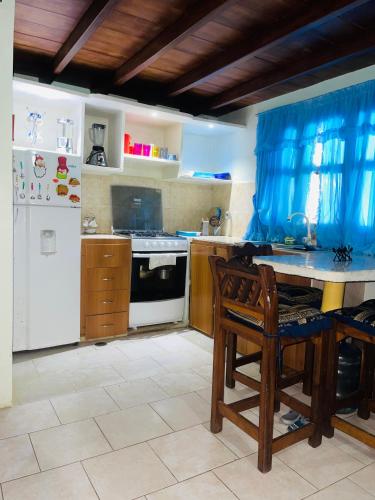 Kitchen, Comodo town-house con piscina in Chichiriviche Kitchen, Comodo town-house con piscina in Chichiriviche