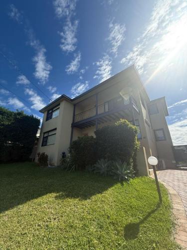 Spacious Queen Room with Private Balcony - GA4 near Lakemba Mosque Spacious Queen Room with Private Balcony - GA4 near Lakemba Mosque