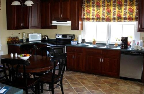1856 Manor Vacation Rental on Huge Horse and Cattle Farm near Charlottesville, Virginia in Gordonsville (Virginia) 1856 Manor Vacation Rental on Huge Horse and Cattle Farm near Charlottesville, Virginia in Gordonsville (Virginia)