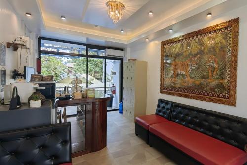 Lobby, Inn Ka Kay Mame near Immaculate Conception Cathedral Lobby, Inn Ka Kay Mame near Immaculate Conception Cathedral