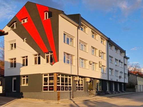 Зовнішній вигляд готелю, Apartman Trg 892 in Лівно Зовнішній вигляд готелю, Apartman Trg 892 in Лівно
