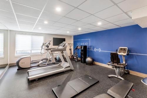 مركز لياقة بدنية, Holiday Inn Express Chicago-Downers Grove By IHG in Downers Grove مركز لياقة بدنية, Holiday Inn Express Chicago-Downers Grove By IHG in Downers Grove
