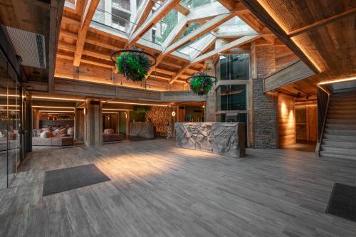 Vestíbul, Hotel AnyosPark Mountain & Wellness Resort in La Massana Vestíbul, Hotel AnyosPark Mountain & Wellness Resort in La Massana