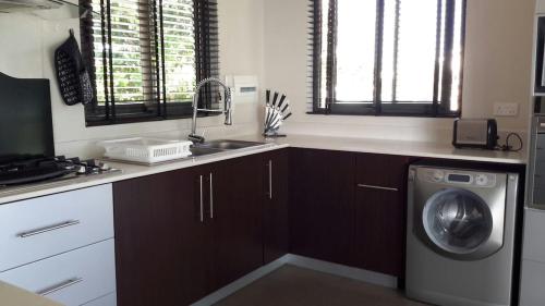 廚房, Recife Noir Apartments Mauritius or Black Reef Apartments Mauritius Penthouse 2nd floor in 皮蒙斯角海灣 廚房, Recife Noir Apartments Mauritius or Black Reef Apartments Mauritius Penthouse 2nd floor in 皮蒙斯角海灣