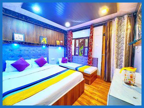 Goroomgo Flatties Mall Road Nainital in Найнітал Goroomgo Flatties Mall Road Nainital in Найнітал