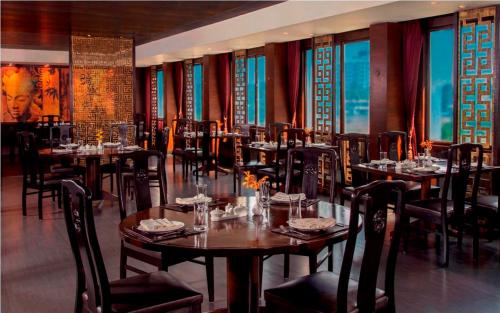 Ételek és italok, Radisson Blu Kochi in Kochi Ételek és italok, Radisson Blu Kochi in Kochi